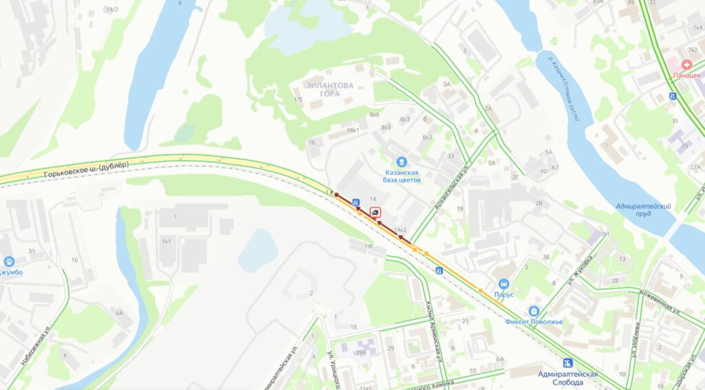 Авария парализовала движение по дублеру Горьковского шоссе в Казани