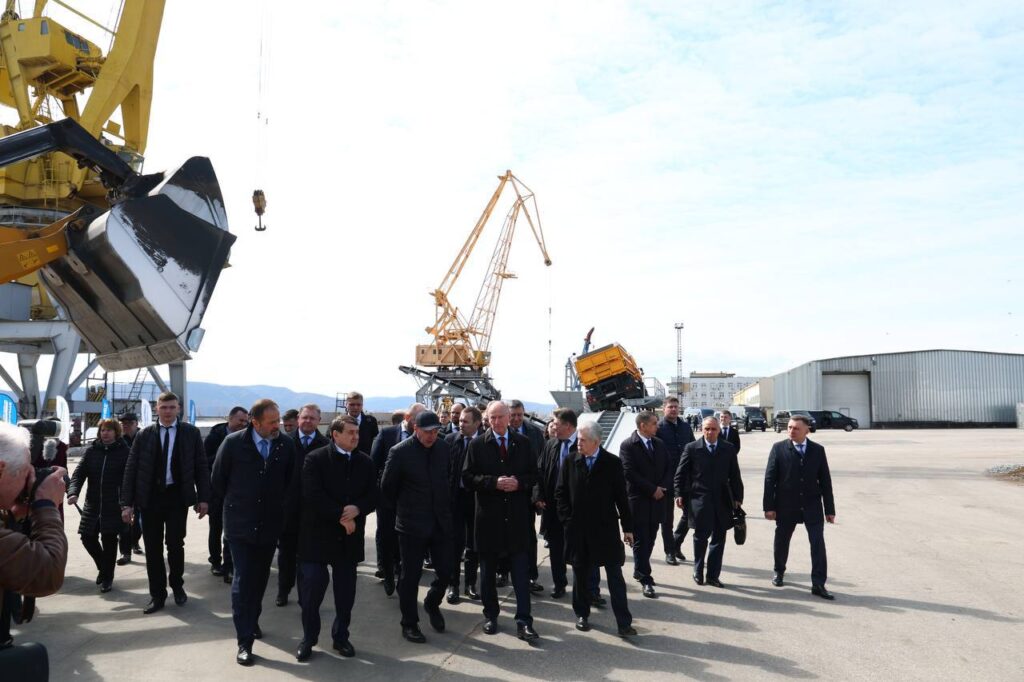 Патрушев и Комаров осмотрели один из крупнейших логоцентров Поволжья