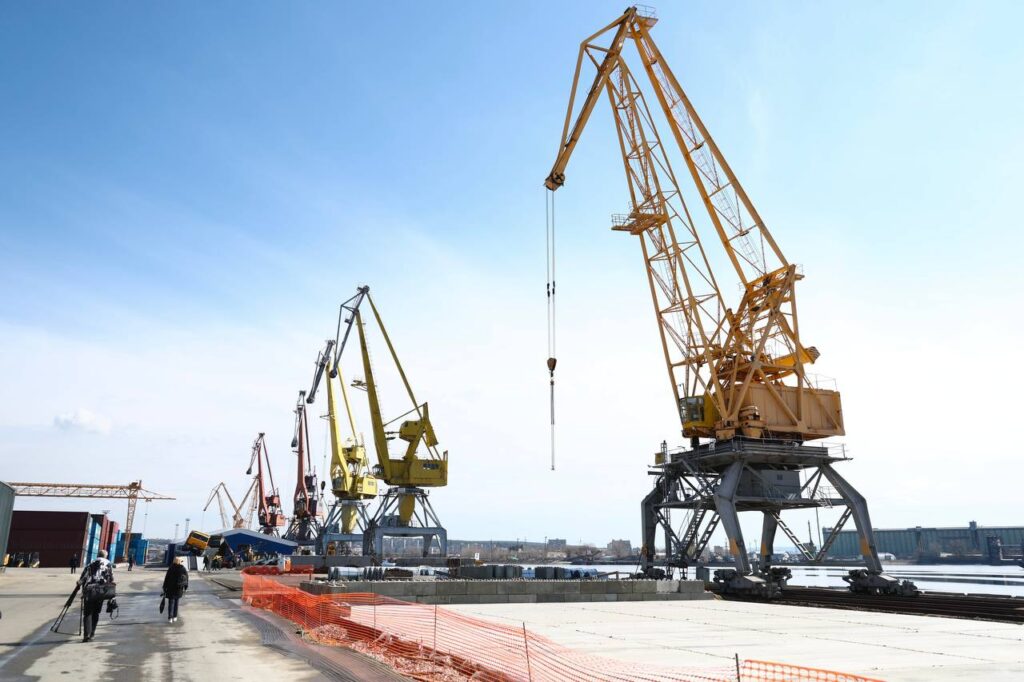 Патрушев и Комаров осмотрели один из крупнейших логоцентров Поволжья