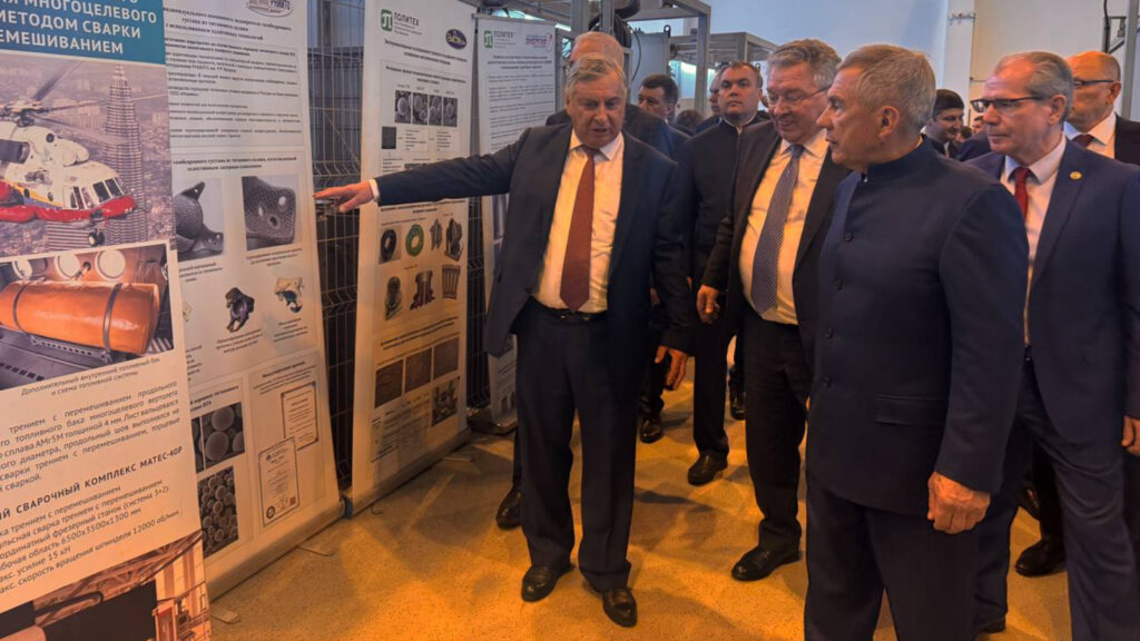 Раис Татарстана в Санкт-Петербурге посетил политехнический университет