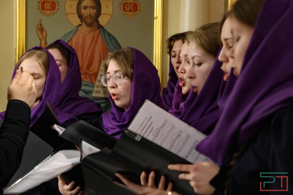 Разворовали и переплавили: митрополит Кирилл открыл в Казани выставку «Не должно вам быть»