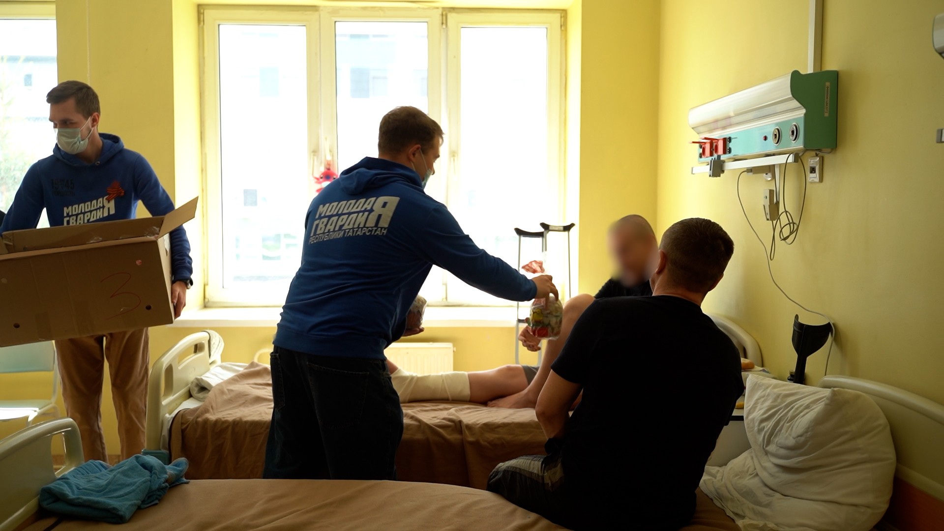 Молодогвардейцы Татарстана поздравили бойцов СВО с Пасхой