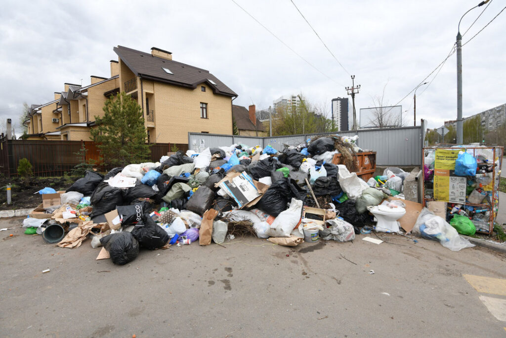 За неправильный мусор – штраф: видеокамеры следят за казанцами на контейнерных площадках