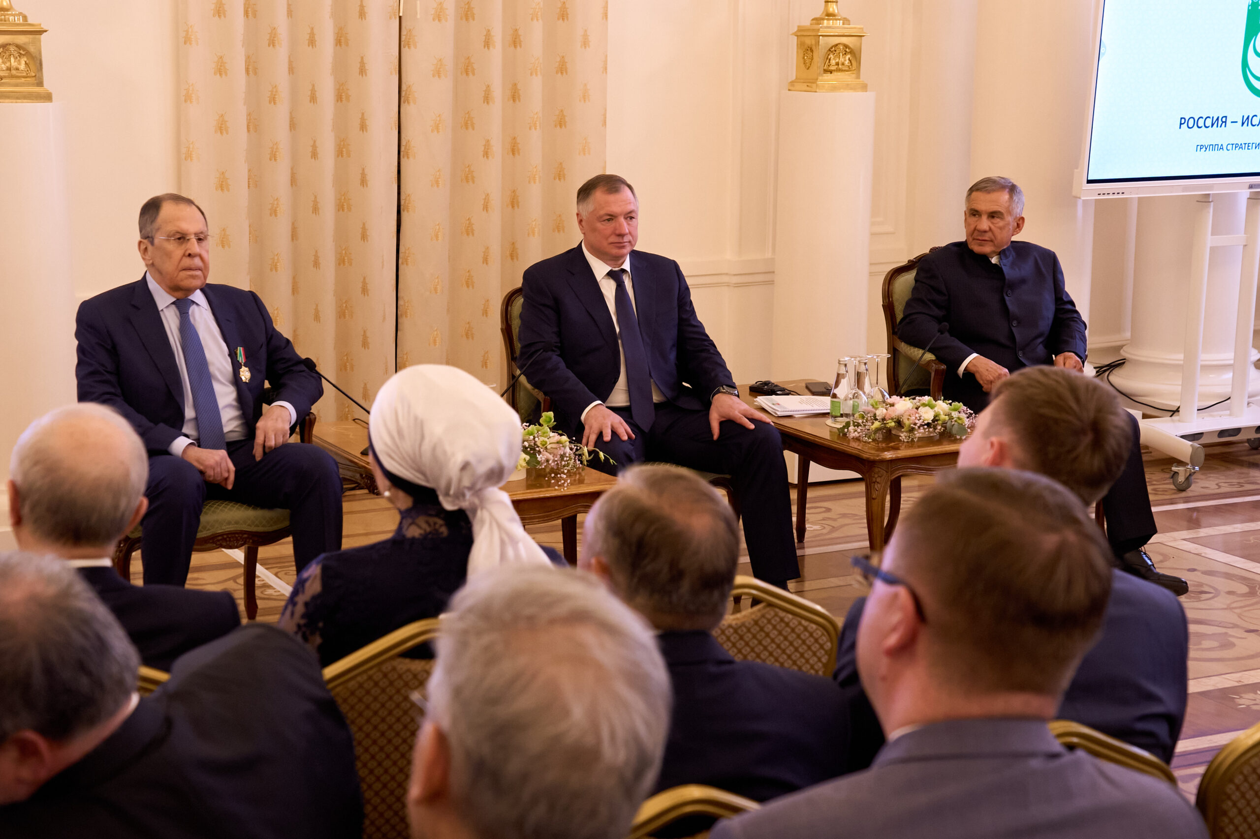 Минниханов пригласил послов стран — членов ОИС на KazanForum в мае