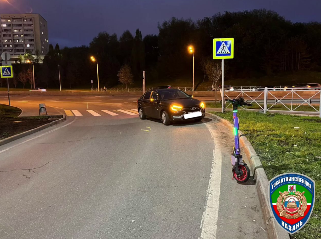 В Казани водитель сбил на пешеходном переходе 15-летнего самокатчика