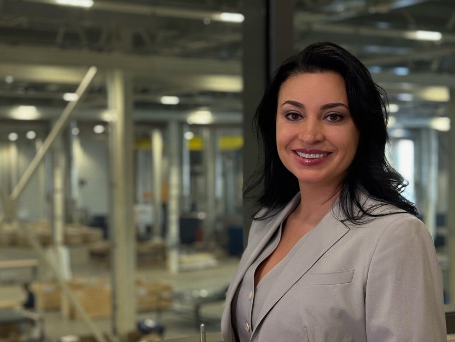 Женщина-лифтостроитель из Татарстана считает, что в кабине всё должно быть прекрасно