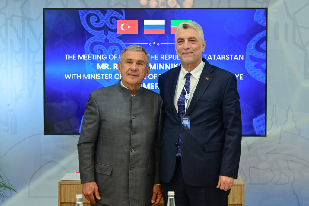 Стать платформой для арабских инвестиций: зачем Минниханов летал на форум в Абу-Даби