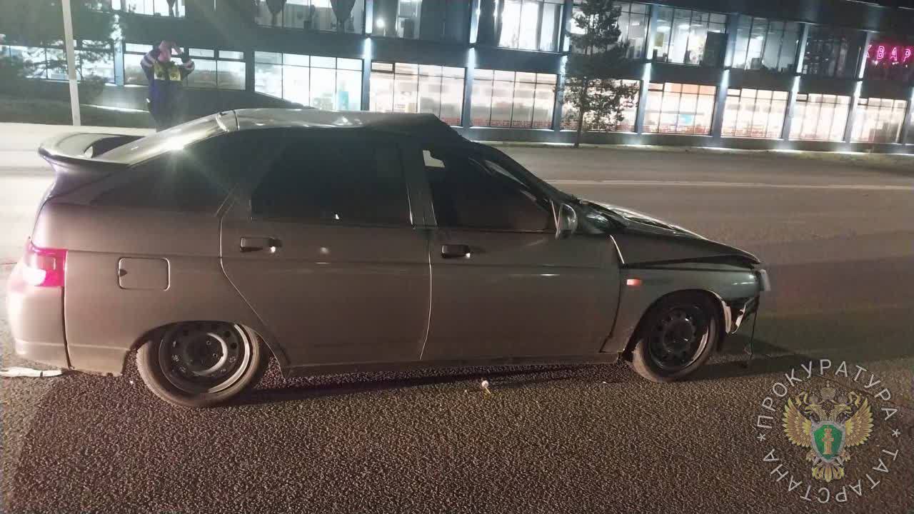 В Зеленодольске 25-летний водитель сбил подростка при переходе на зеленый свет светофора