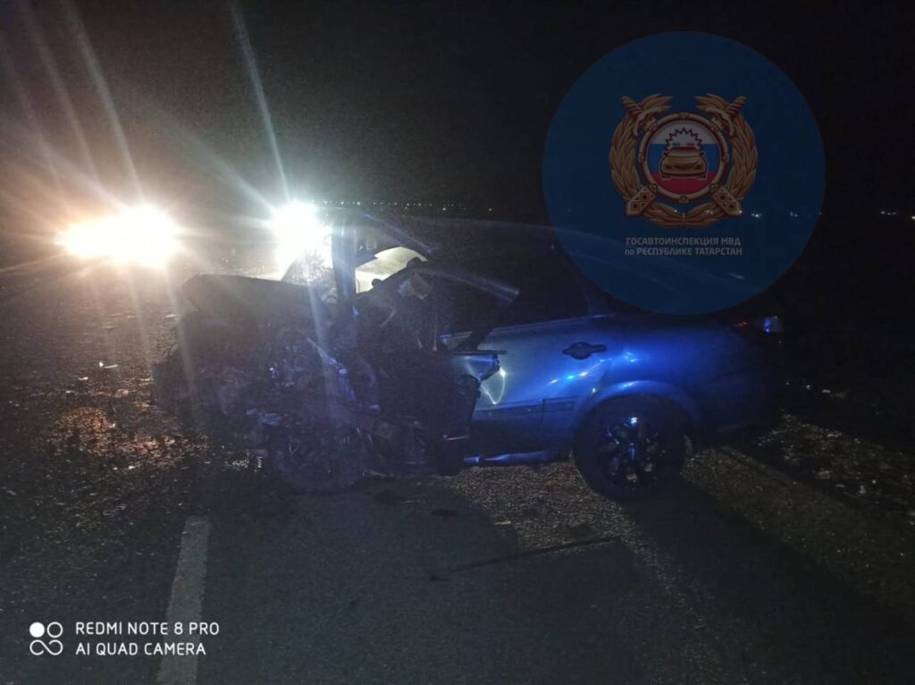 «Лада» и Mazda лоб в лоб столкнулись на трассе в Татарстане — оба водителя погибли