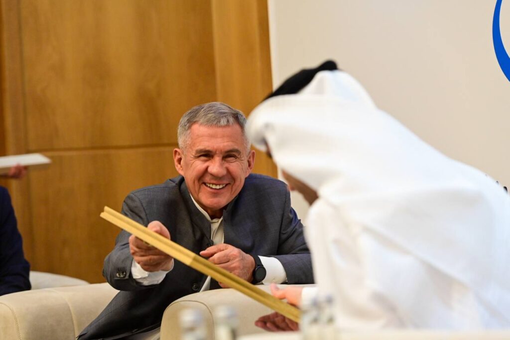 Минниханов прибыл в Абу-Даби для участие в инвестиционном форуме