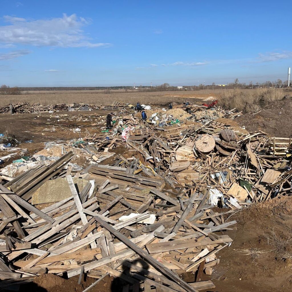Экологи обнаружили огромную свалку в Лаишевском районе