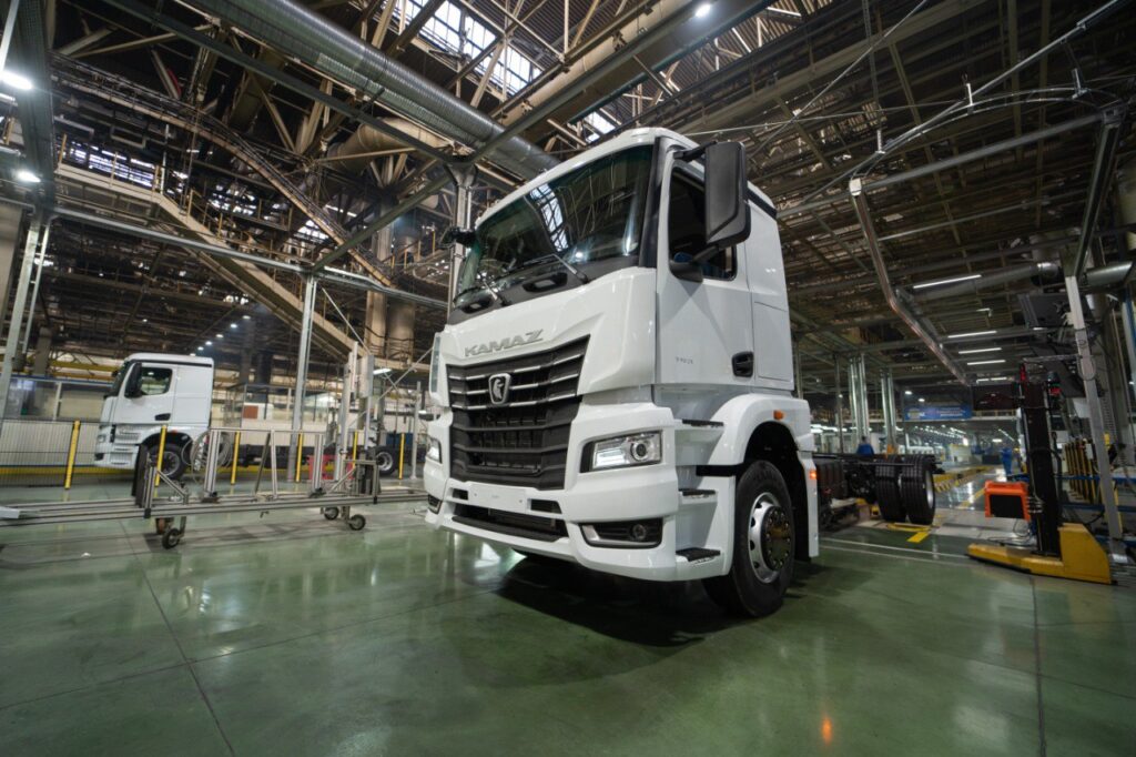 «КАМАЗ» выпустил первый антисанкционный среднетоннажник поколения К5