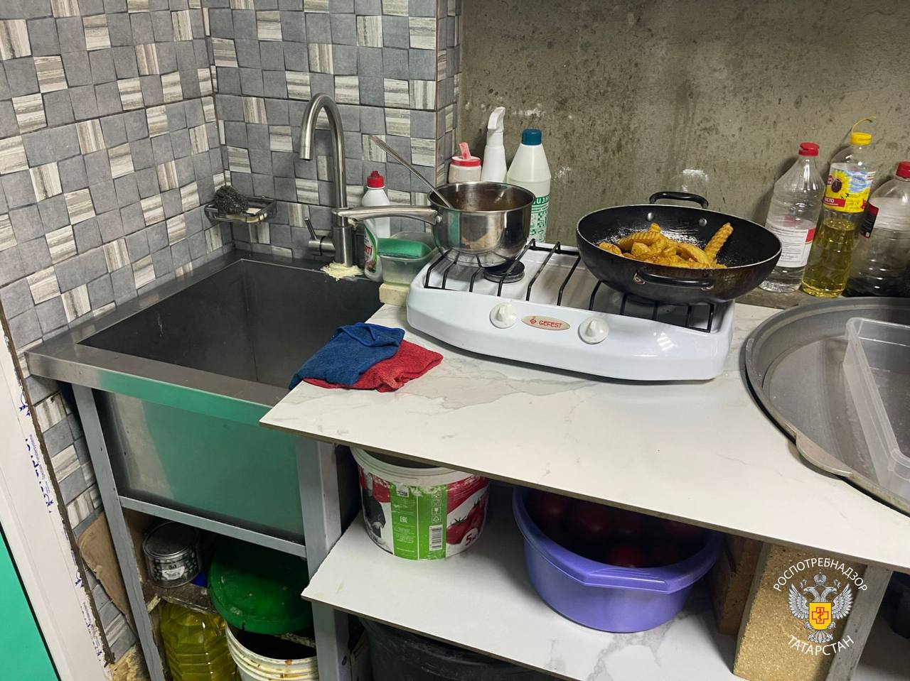 В Казани приостановили работу кафе «Шаурма» из-за антисанитарии