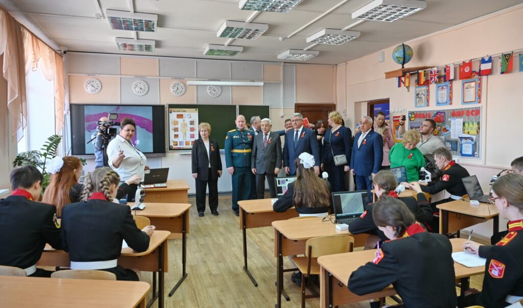 Мухаметшин встретился с Васильевскими кадетами