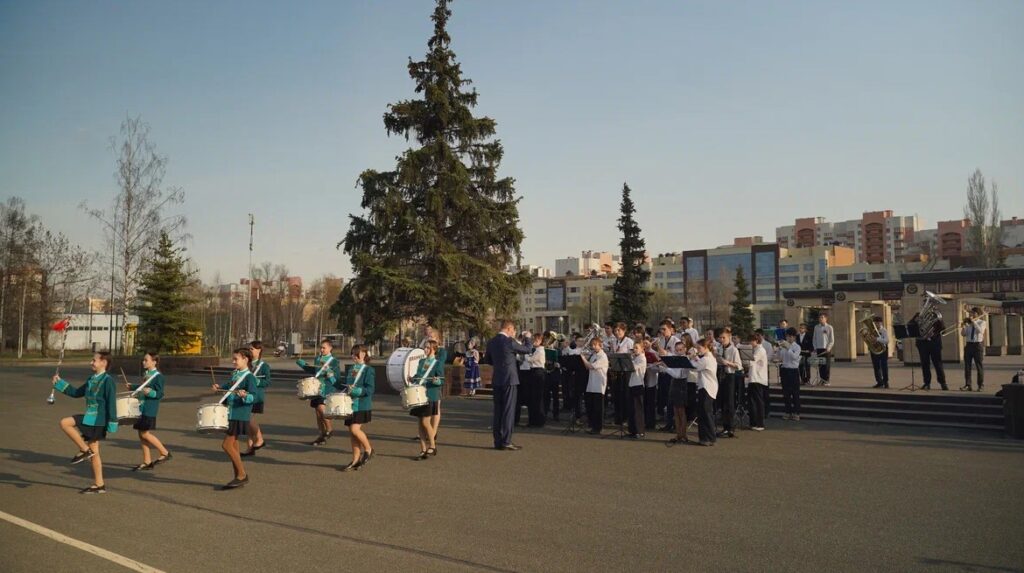Молодогвардейцы Татарстана запустили акцию «Музыка Победы» в Казани