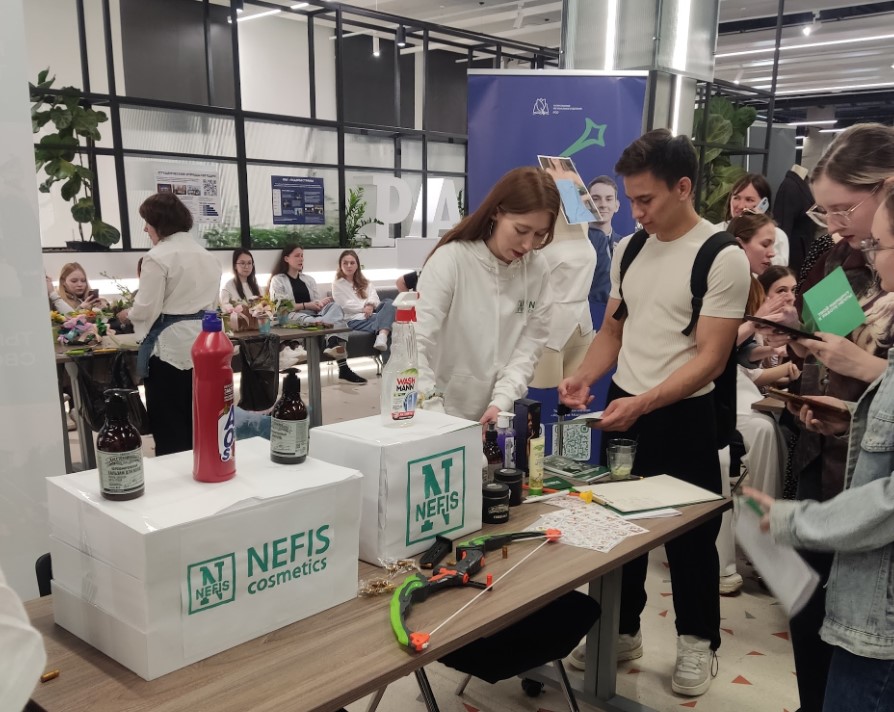 Получают знания, развивают страну