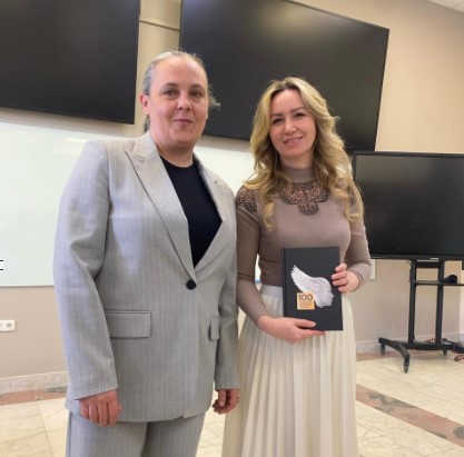 «Покупают телефон и несут в ломбард»: волонтер рассказала, как люди попадают на дно жизни