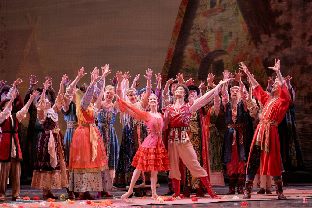 Минниханов высоко оценил балет «Шурале» Мариинского театра: Шеп!