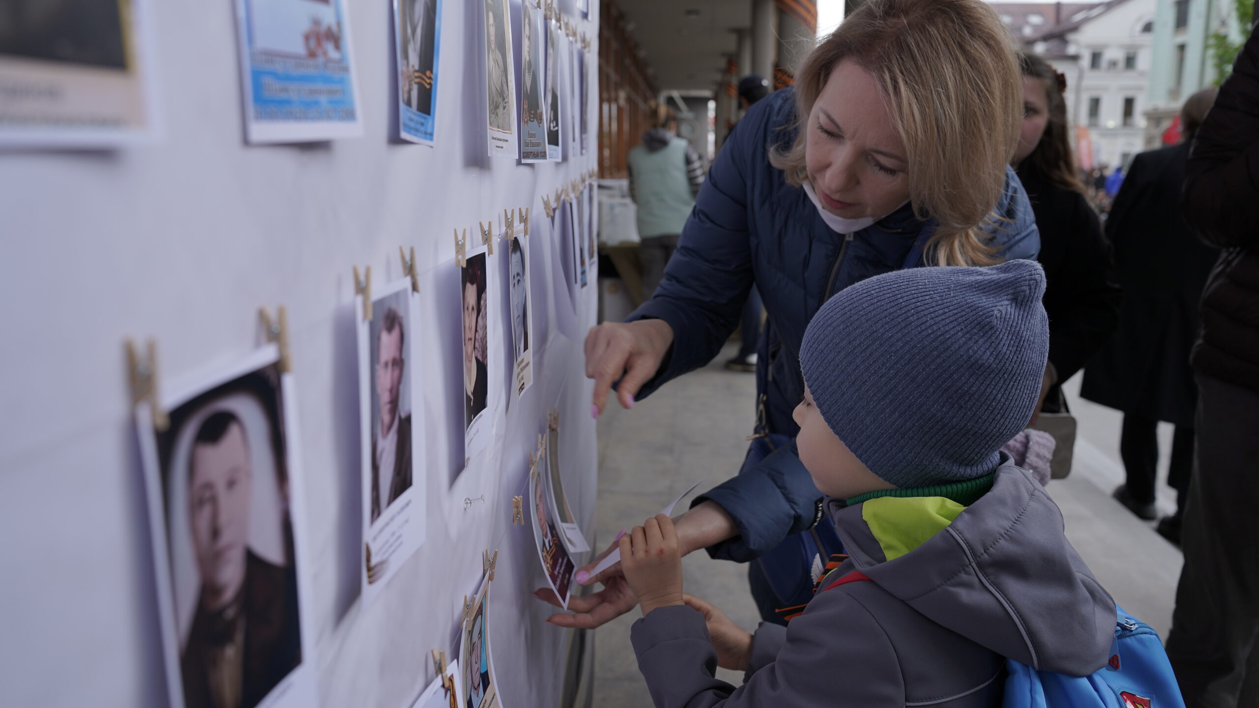 На Баумана в Казани воссоздали обстановку праздника Дня Победы в 1945-м