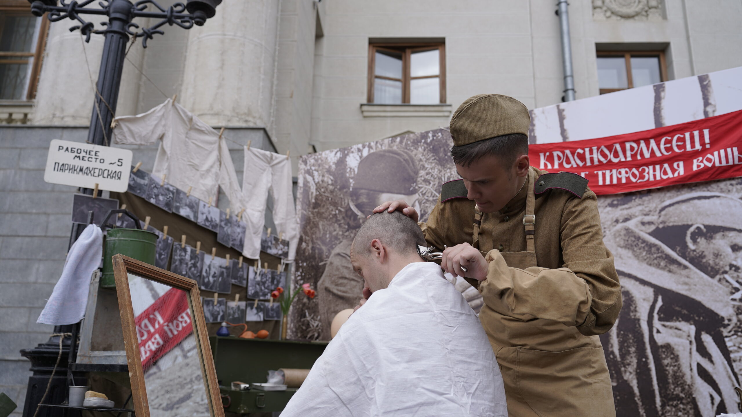 На Баумана в Казани воссоздали обстановку праздника Дня Победы в 1945-м