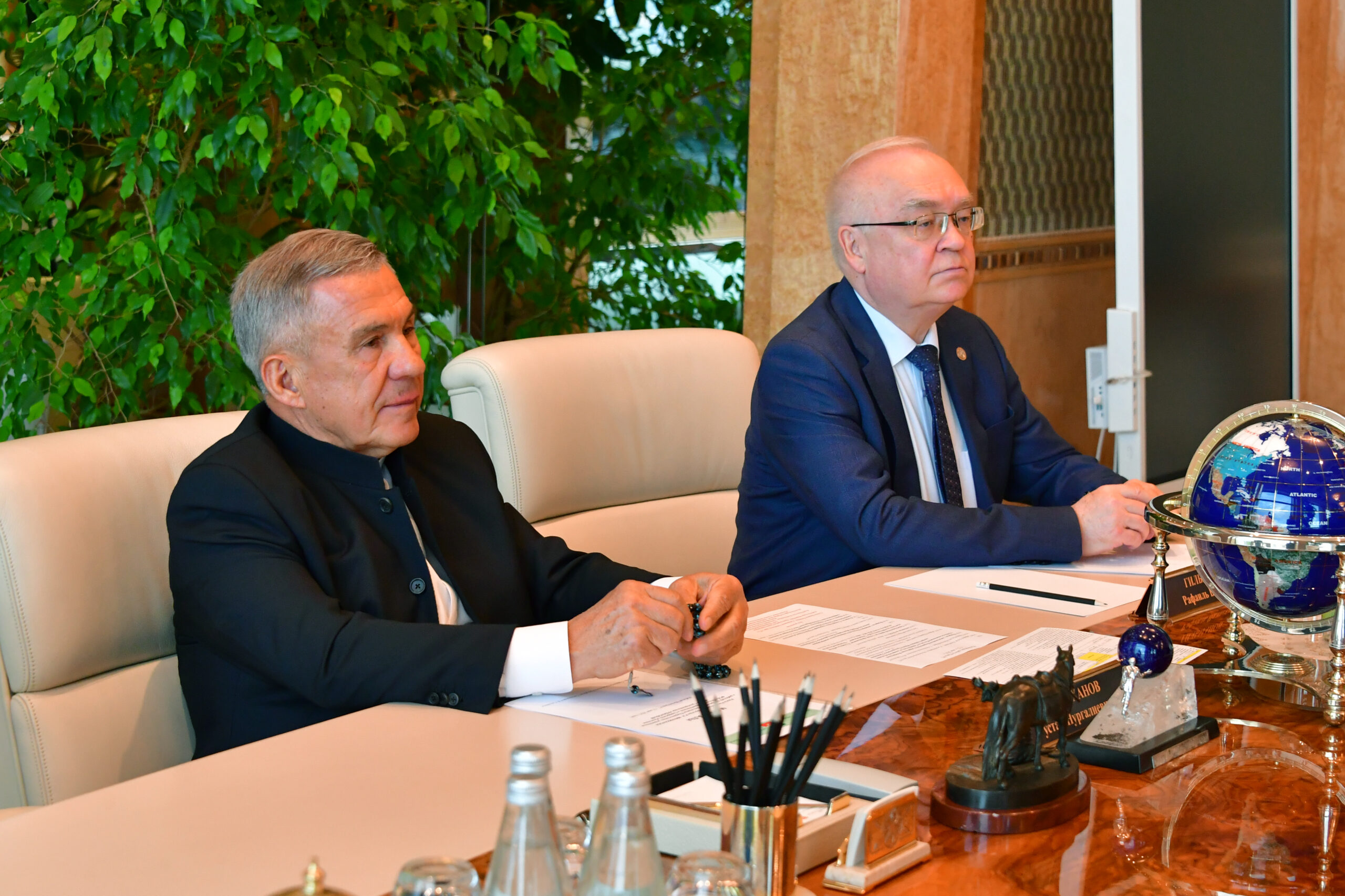 Минниханов и Урванов обсудили обеспечение безопасности во время KazanForum