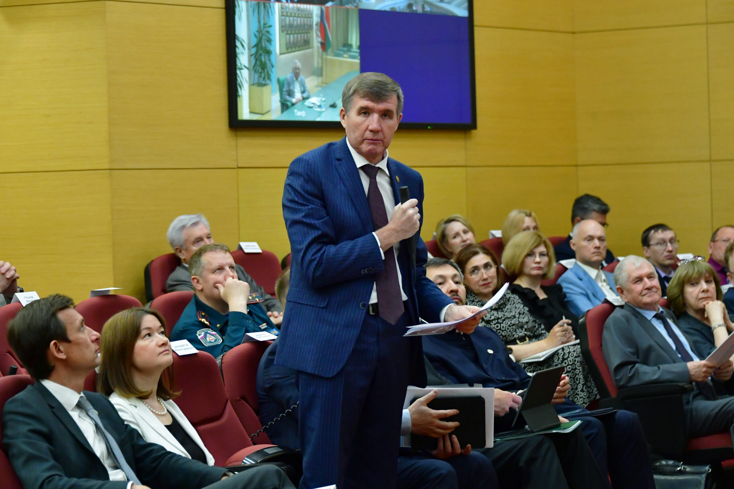 Минниханов предложил создать аналогичный «Физмат прорыву» проект по популяризации химии