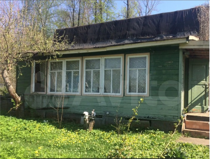 Советская халупа на лето, средневековый замок на сутки: какую дачу можно снять в Казани