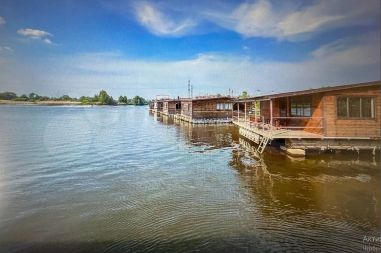 Советская халупа на лето, средневековый замок на сутки: какую дачу можно снять в Казани