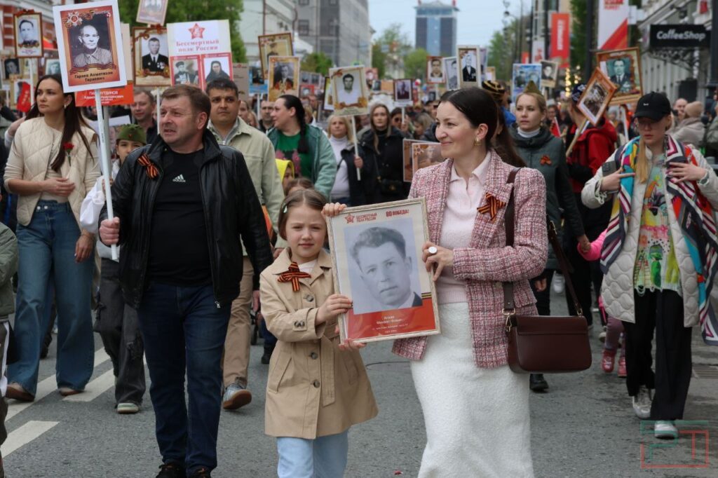 Герои не уходят, они остаются в памяти: в Казани прошел «Бессмертный полк»