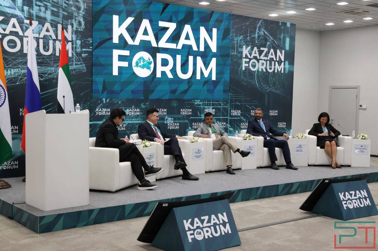Внедрение ИИ и локальные истории: на KazanForum обсудили перспективы развития медиа