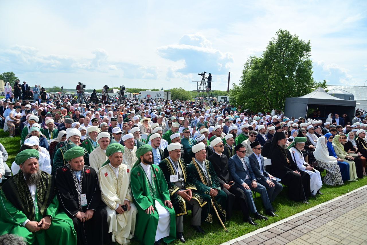 Минниханов в Болгаре ознакомился с ходом строительства гостиничного комплекса «Ибн Фадлан»