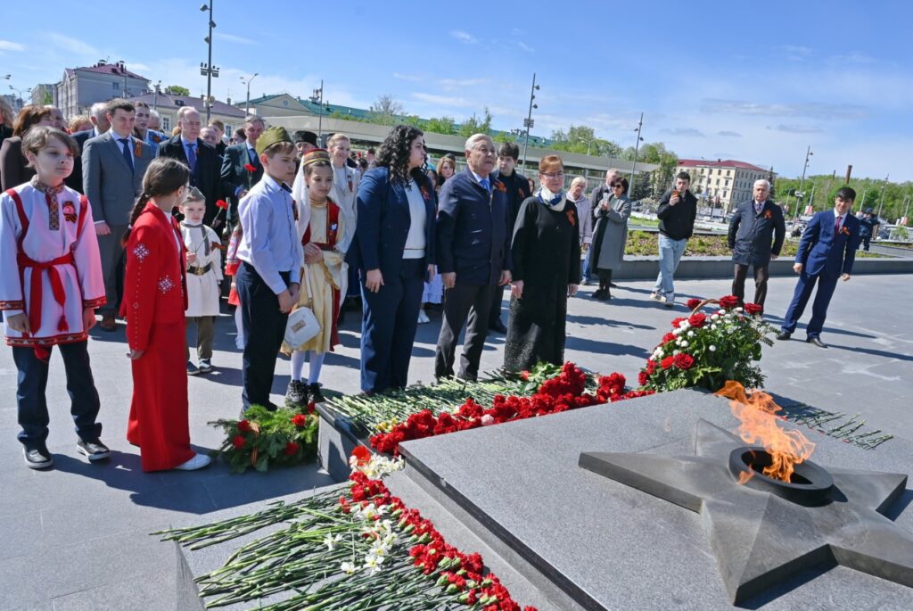 Мухаметшин: мы из поколения в поколение должны передавать правду о подвигах наших героев