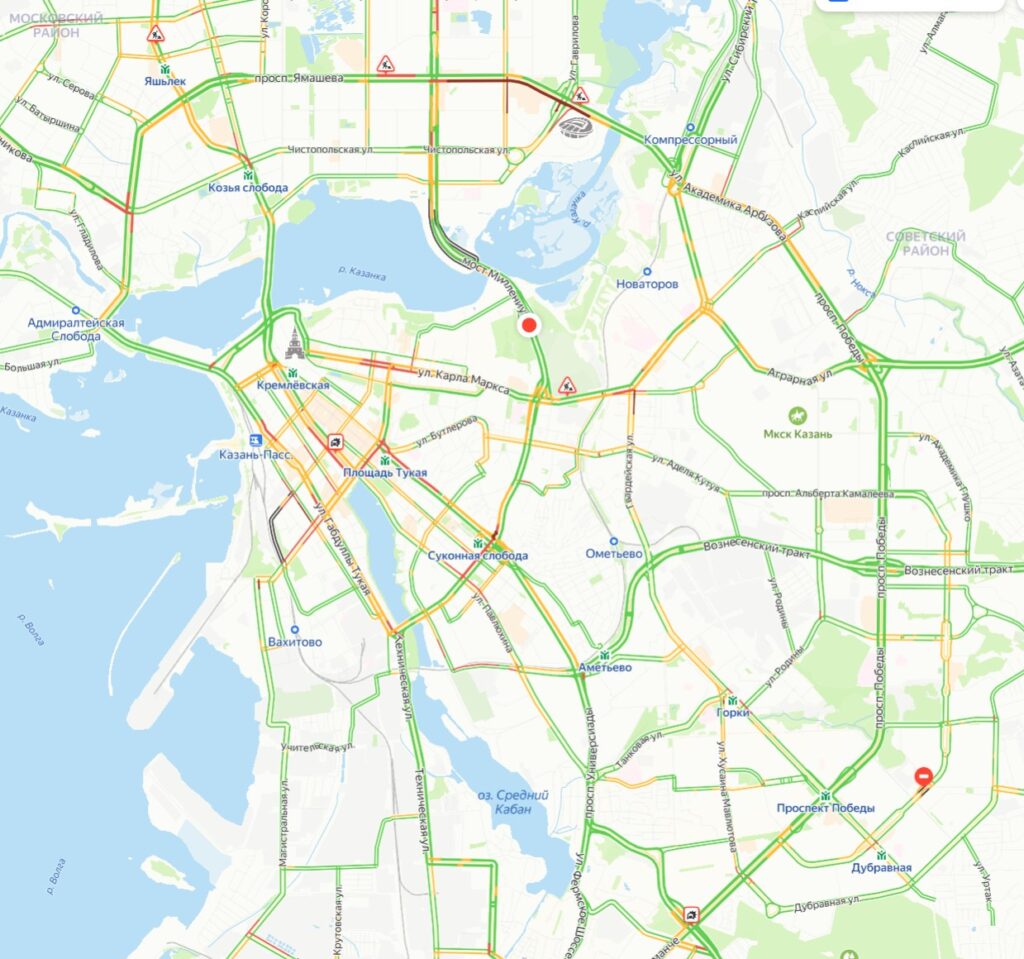 Казань встала в пробках