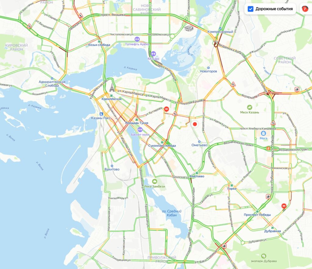 Ливень и ДТП привели к 7-балльным пробкам в Казани