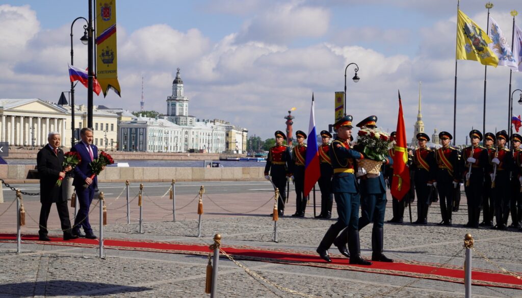 Мухаметшин принял участие в торжествах по случаю 322-летия Санкт-Петербурга