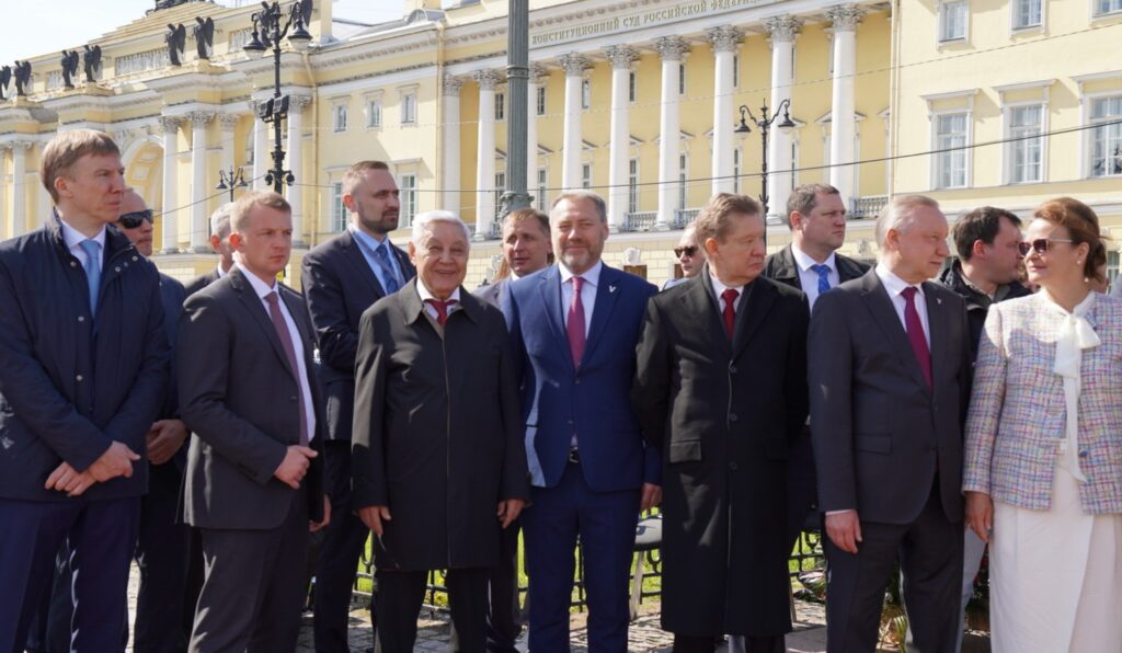 Мухаметшин принял участие в торжествах по случаю 322-летия Санкт-Петербурга