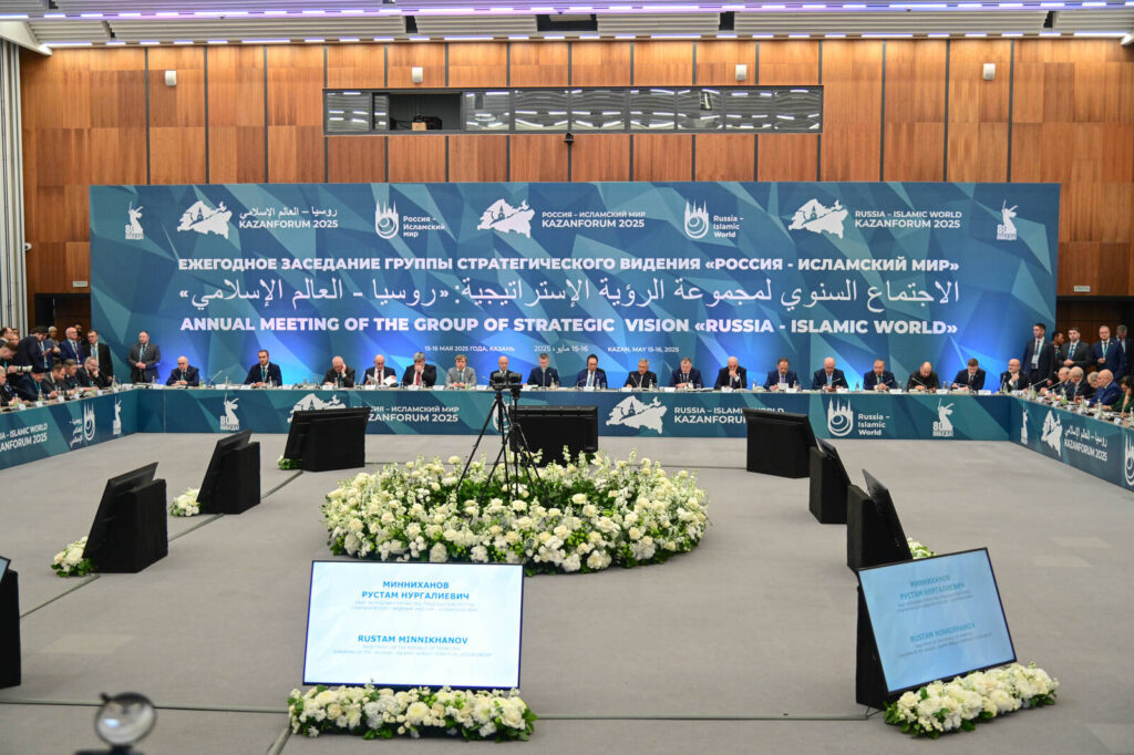 Минниханов: около 70% населения исламского мира составляет молодежь