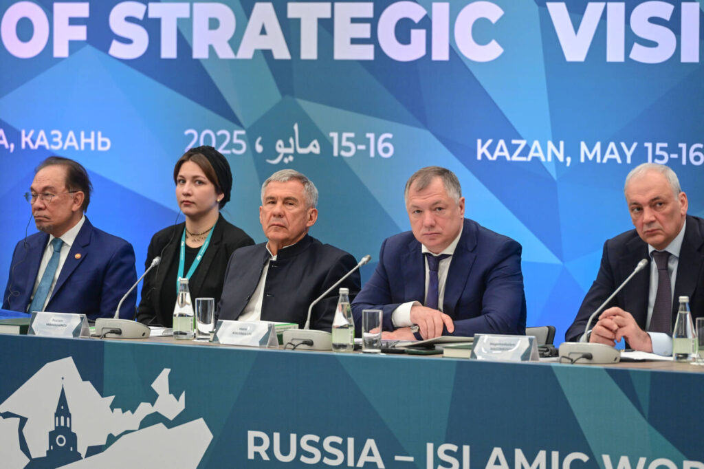 Минниханов: около 70% населения исламского мира составляет молодежь