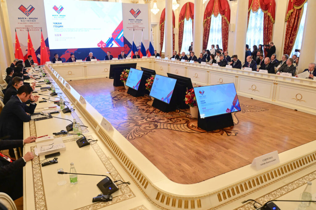 Раис Татарстана пригласил участников заседания «Волга-Янцзы» на форум РОСТКИ в Казань