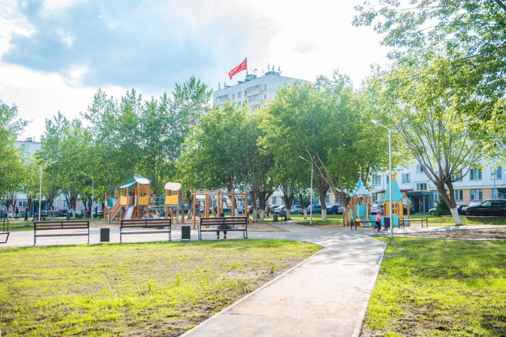 В Челнах по программе «Наш двор» благоустраивают 7-й комплекс