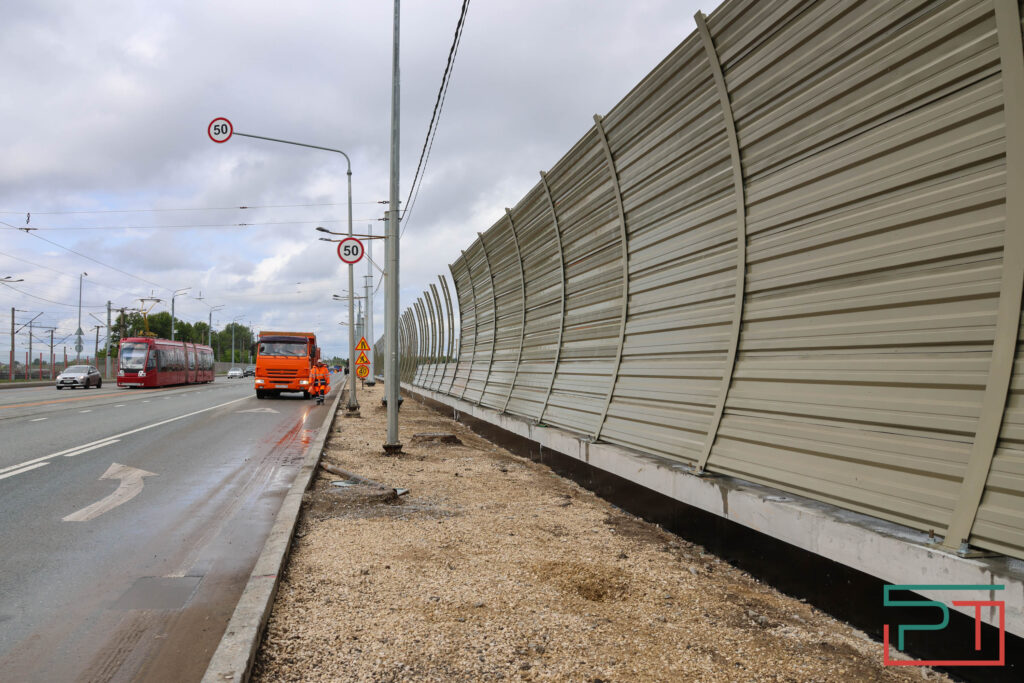 ремль и Казанку оставят на виду: глухих экранов на Кировской дамбе не будет
