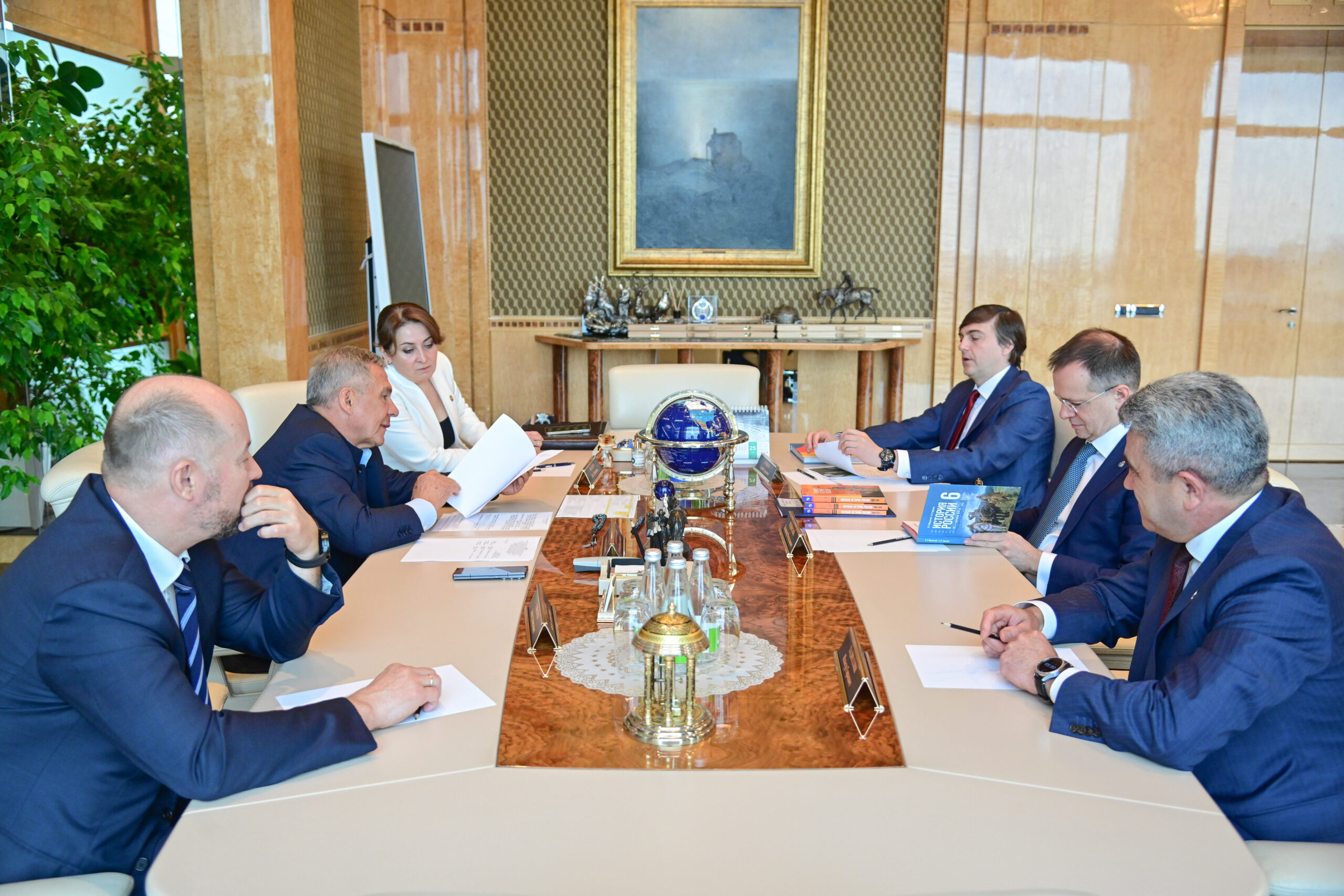 Минниханов, Мединский и Кравцов обсудили развитие системы образования