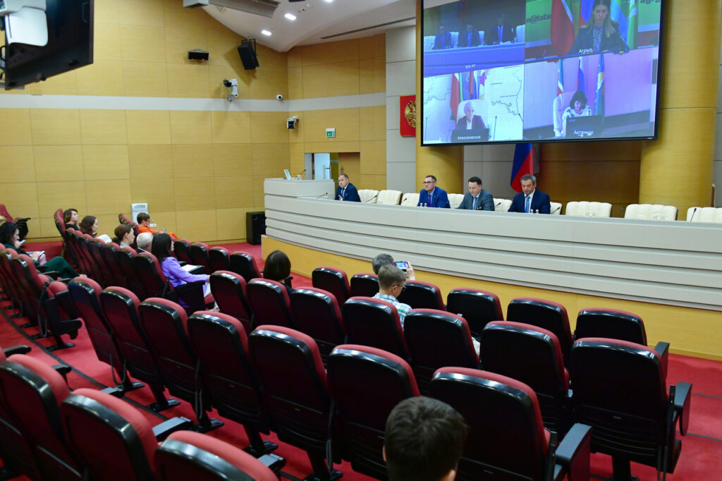 «Просят отдать им деньги соседей»: что мешает капремонту многоквартирных домов в Татарстане