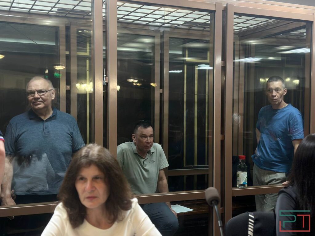 «Всем спасибо! До свидания!»: казанские «перваки» со второй попытки получили 69 лет «строгача»