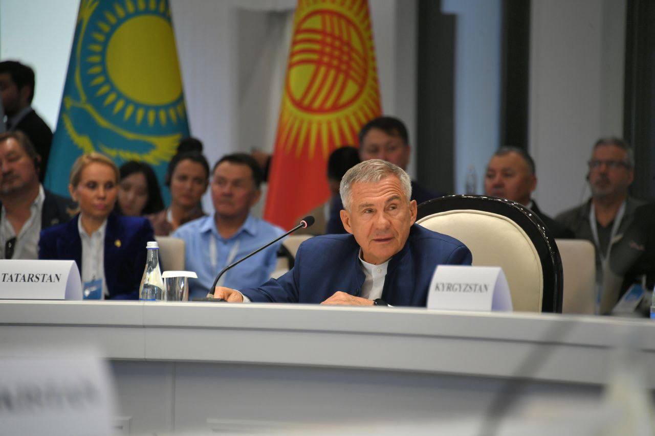 Минниханов в Киргизии рассказал о работе центра по сохранению снежного барса