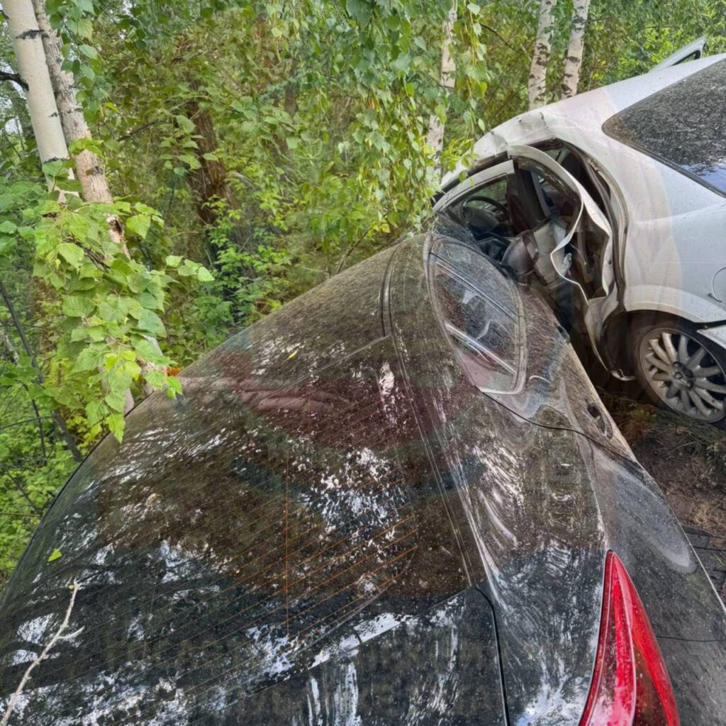 «Волга» и Mazda столкнулись в Татарстане - один человек погиб, двое пострадали