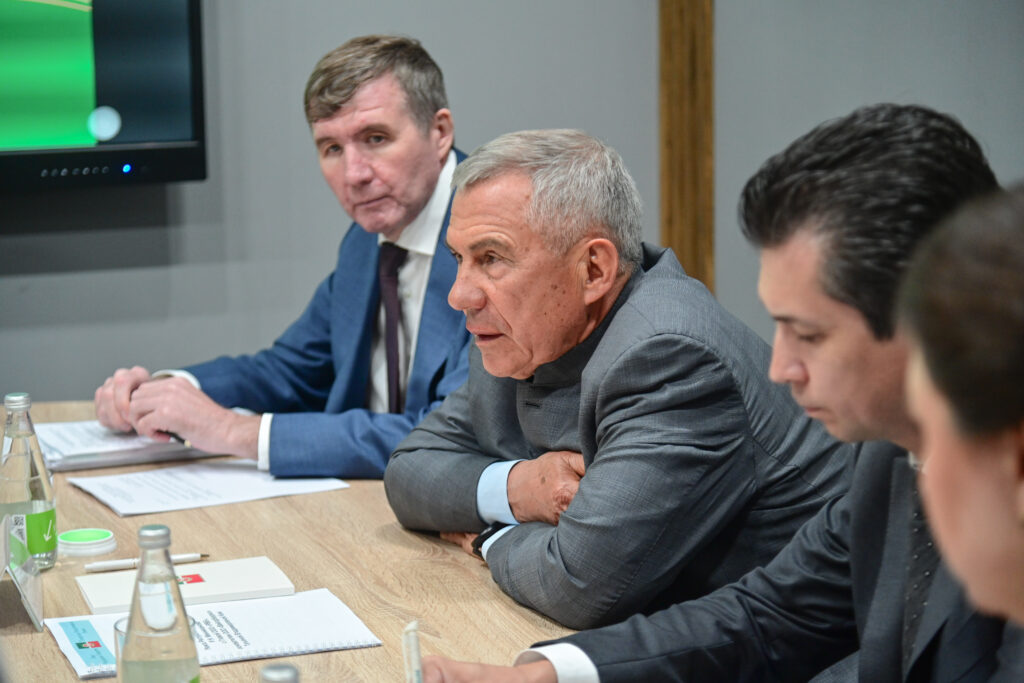 Рустам Минниханов и Татьяна Ким обсудили вопросы взаимодействия Татарстана с «РВБ»