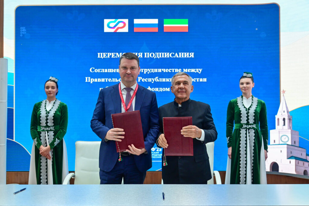 Партнерские финансы, комфортная среда и национальный колорит: о чем договорился Минниханов на ПМЭФ