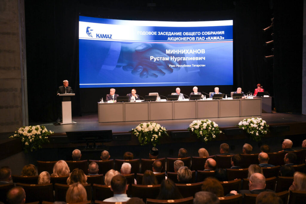 Минниханов: вся страна гордится достижениями КАМАЗа