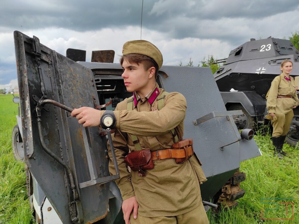 «Получи, фашист!»: в Татарстане прошел фестиваль исторической реконструкции «Элбэдэн»